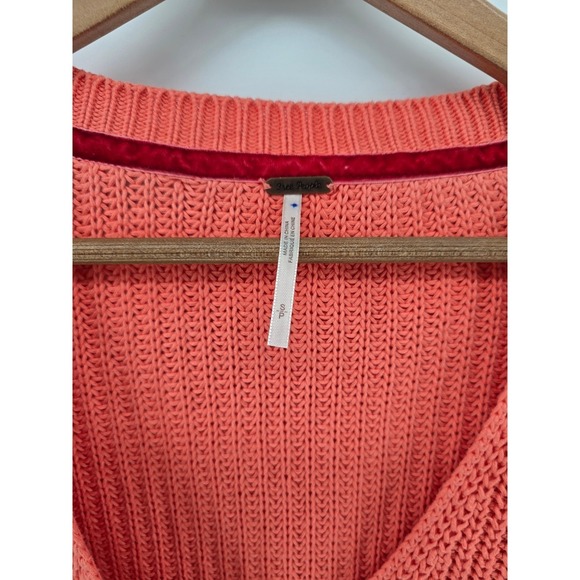 Free People Coral Knit V Neck Bell Sleeve Cropped Sweater Size Small - Picture 3 of 6